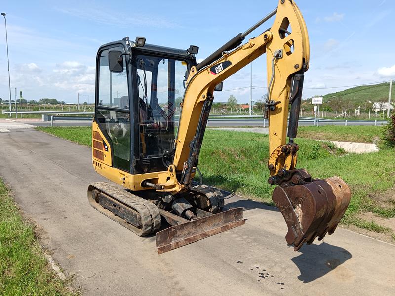 CAT 301.7D - Image 6