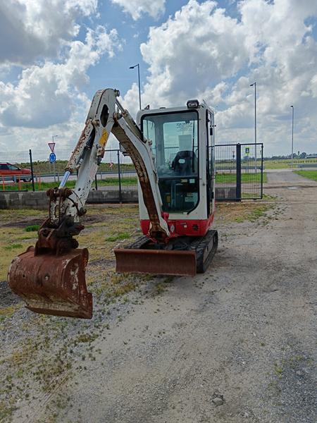 Takeuchi TB216 - Image 3
