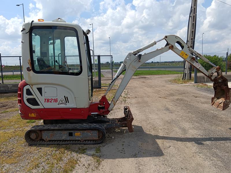 Takeuchi TB216 - Image 4
