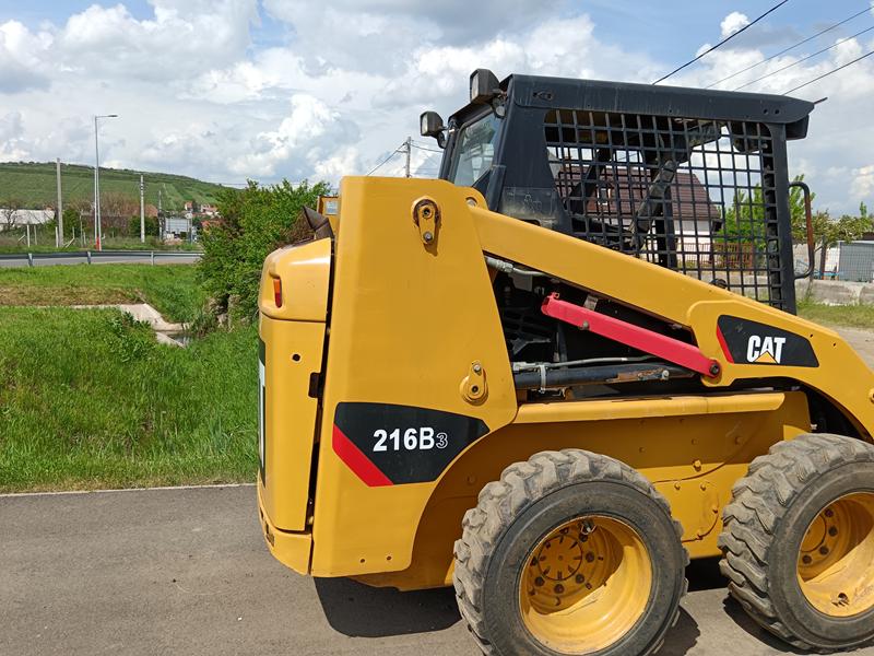 CAT 216B3 - Image 4