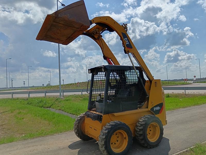 CAT 216B3 - Image 9