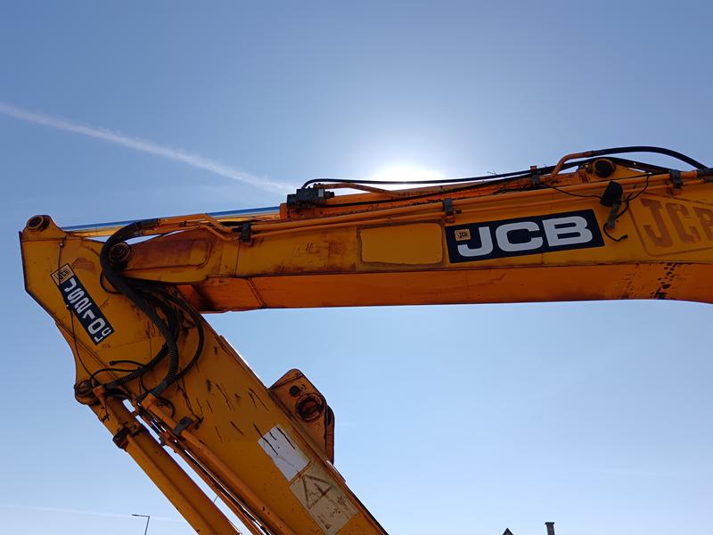 JCB 210LC - Image 9
