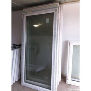 Műanyag 3 rétegű Bukó Nyíló ablak 100x210 és 100x200